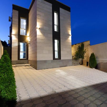 Gh Family Hotel Yerevan Bagian luar foto