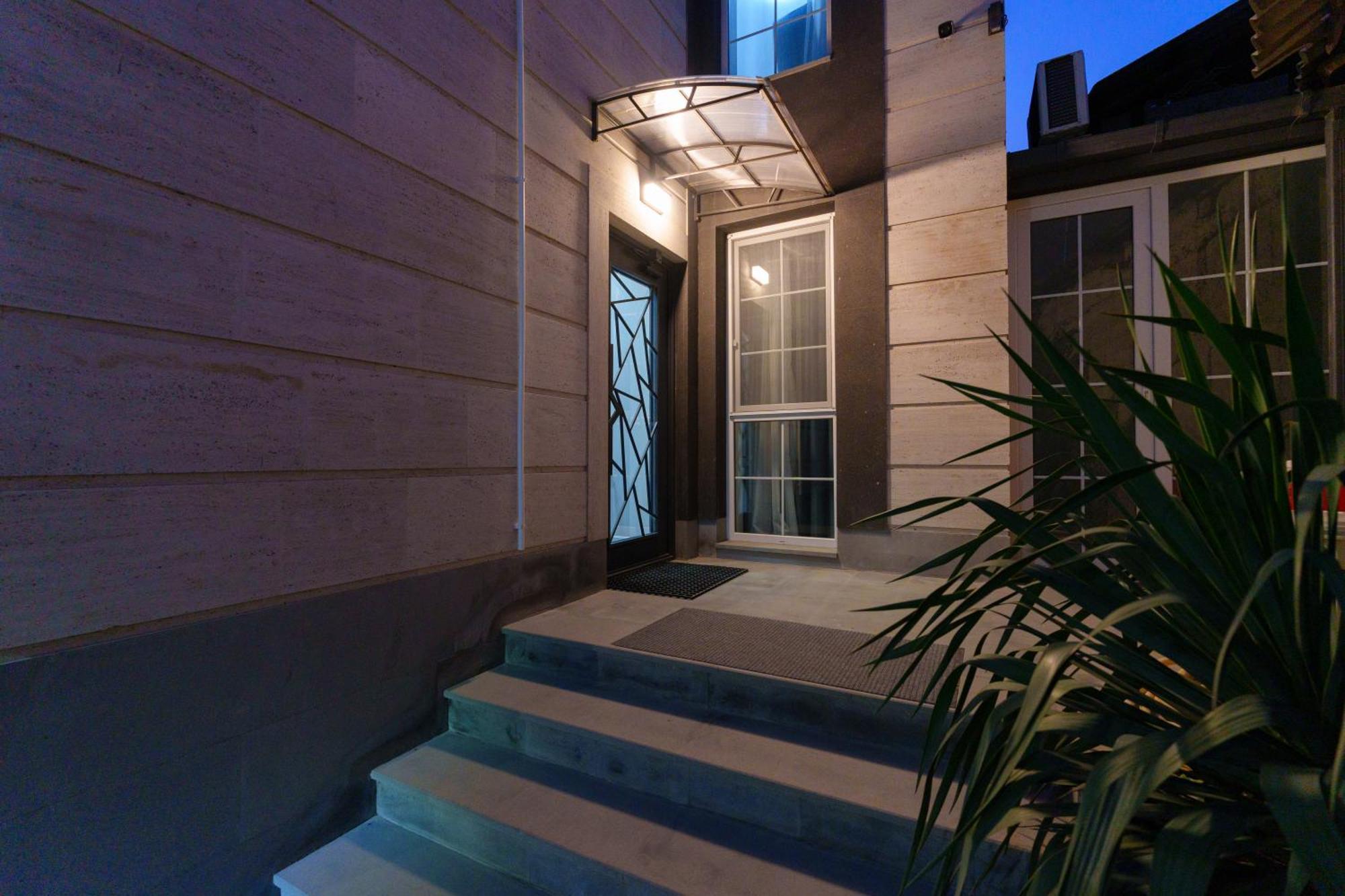 Gh Family Hotel Yerevan Bagian luar foto