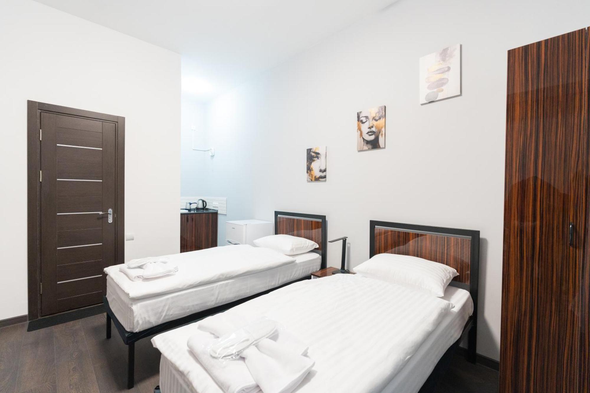 Gh Family Hotel Yerevan Bagian luar foto