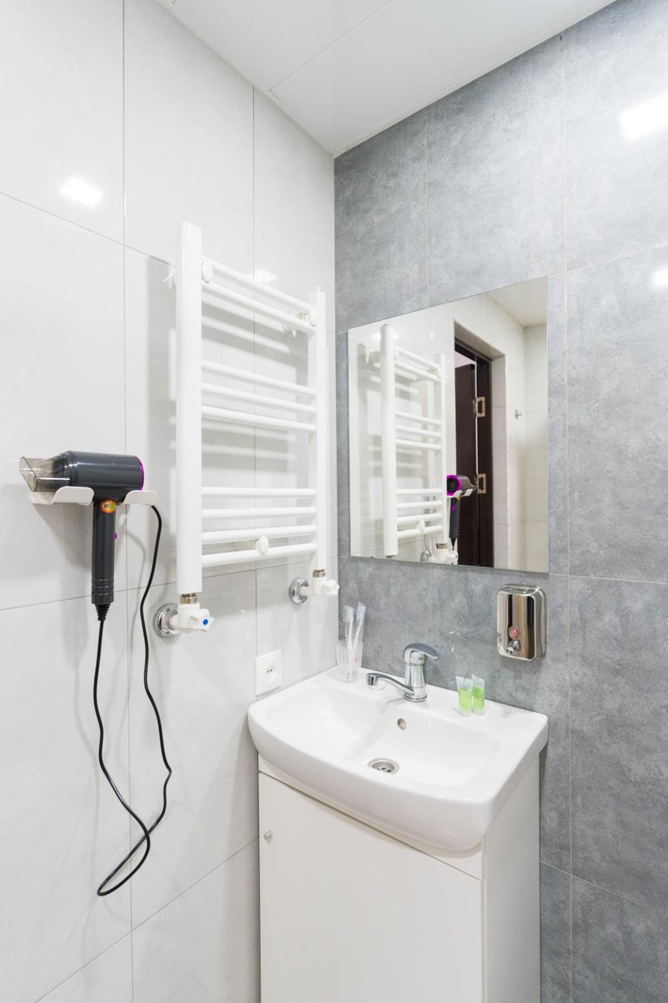 Gh Family Hotel Yerevan Bagian luar foto