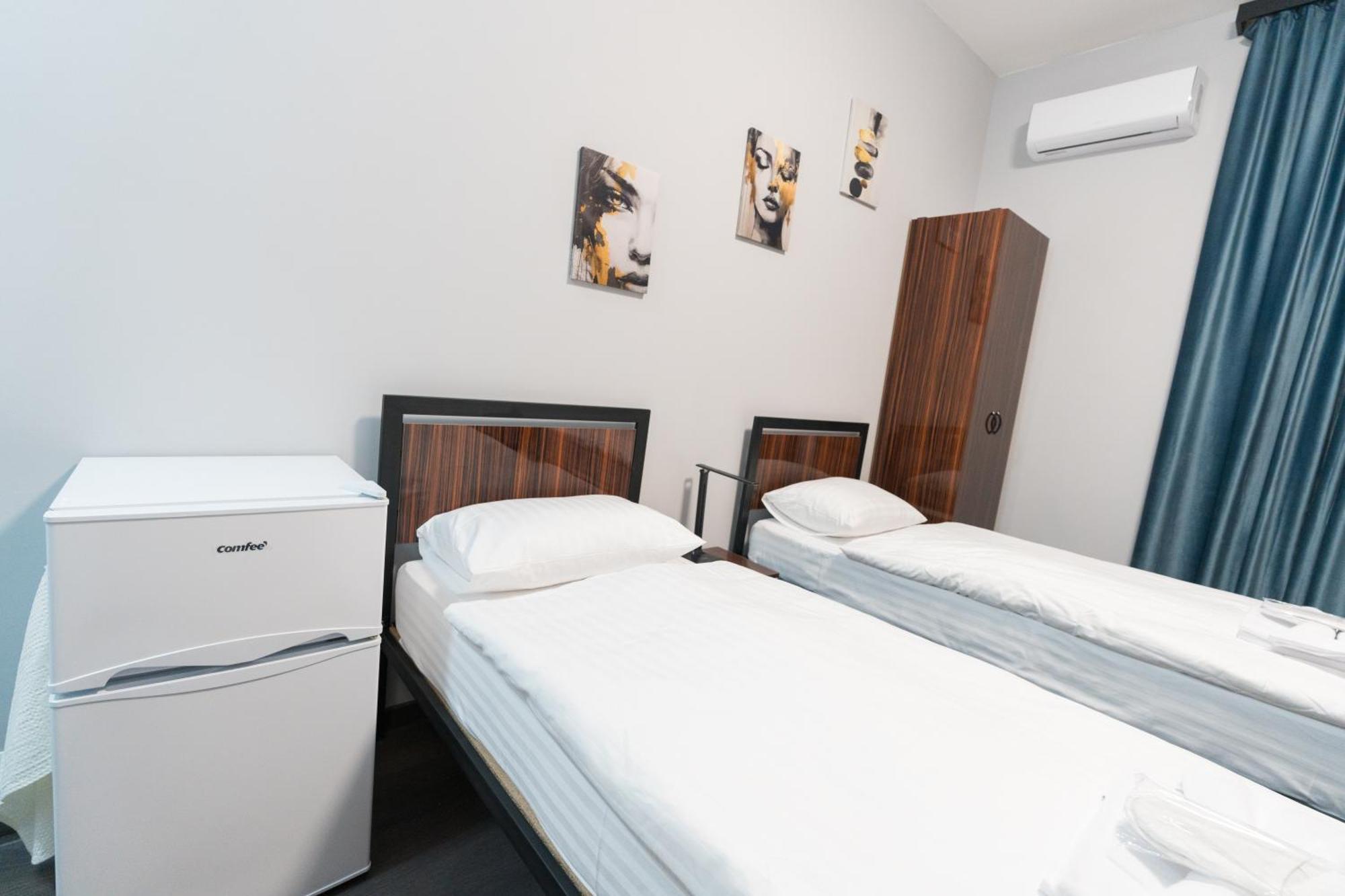 Gh Family Hotel Yerevan Bagian luar foto